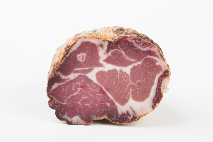 capocollo o coppa di maiale de salvo salumi made in italy